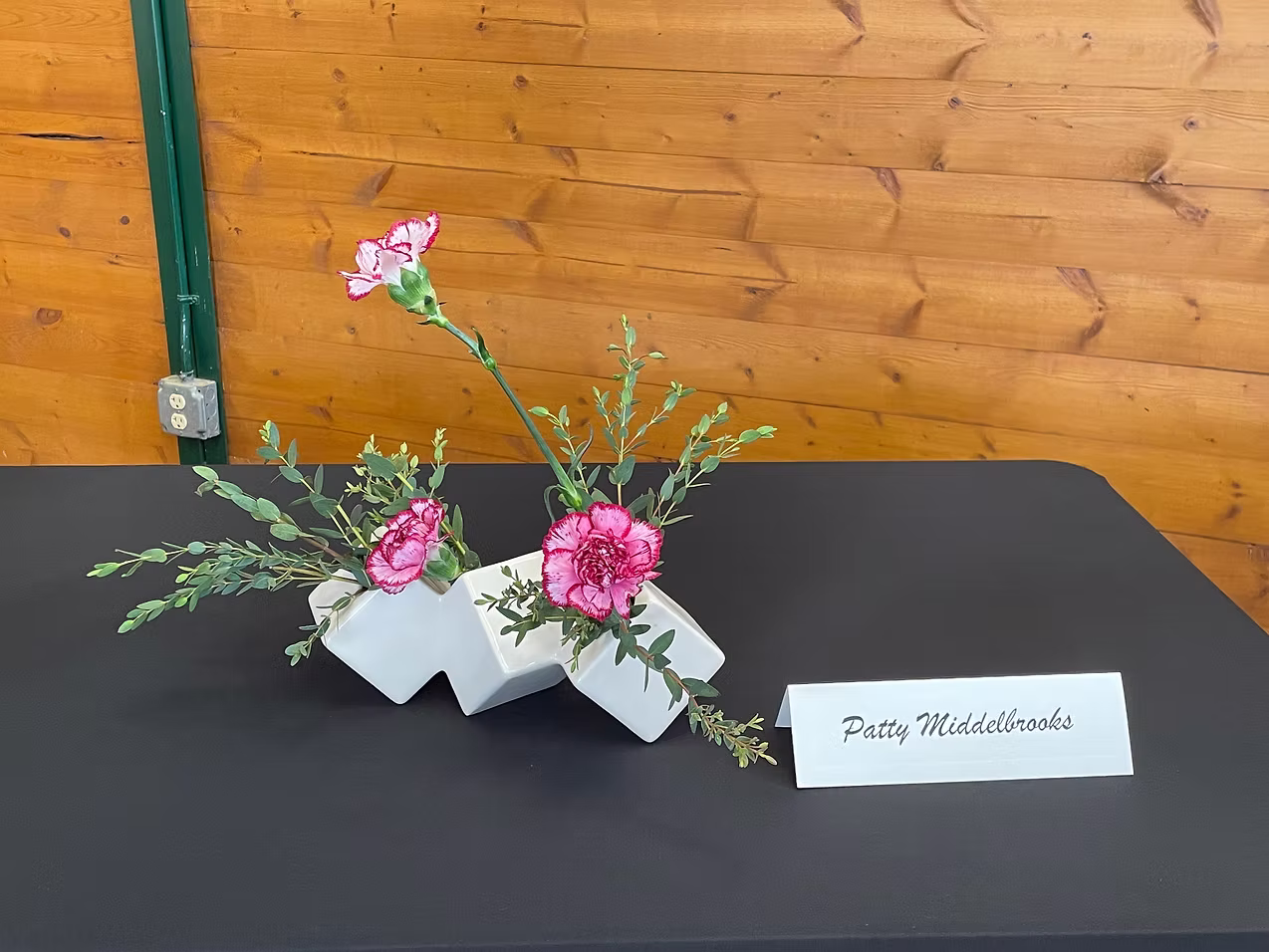 Ikebana arrangement 12