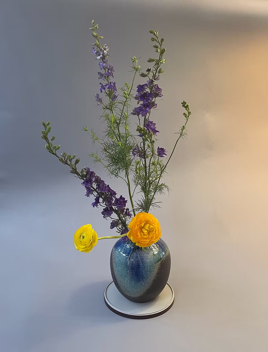 Ikebana arrangement 22